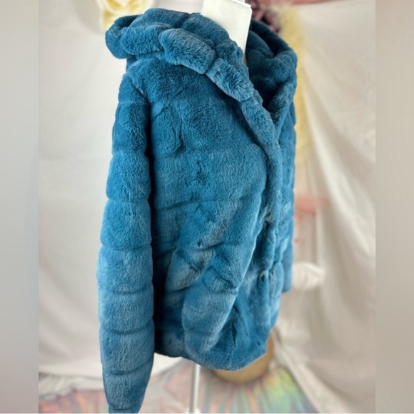 APPARIS Goldie Faux Fur Jacket Stone Blue NWOT - Picture 10 of 10